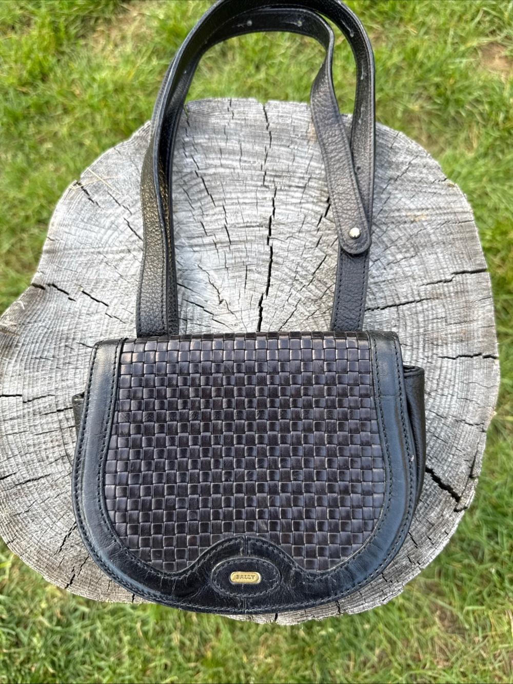Vtg Bally Woven Leather Shoulder Bag in black- Classic Women's Handbag - Picture 2 of 16